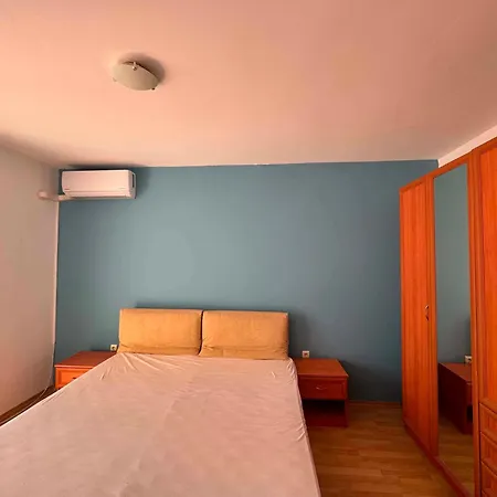 Beachfront 1-bedroom With Pool In * ネセバル