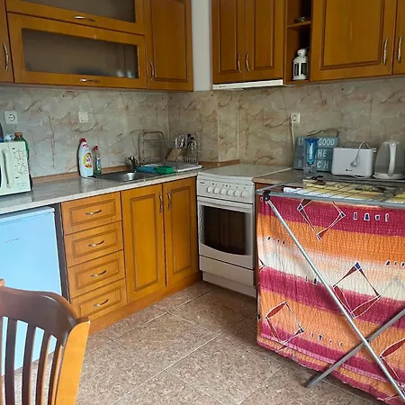 Beachfront 1-bedroom With Pool In ネセバル